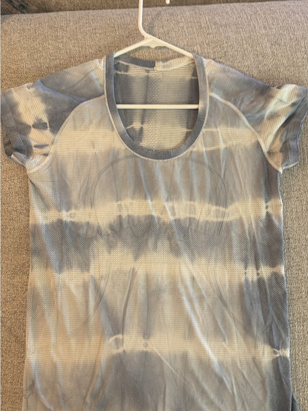 lululemon athletica Tie-Dye Short Sleeve Crewneck Top in Gray and Cream